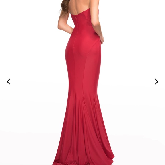 Stunning La Femme Strapless Bustier Mermaid Gown - Picture 9 of 14